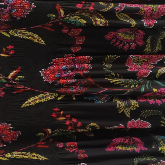 Spense Floral Black and Pink Blouse - Picture 3 of 4